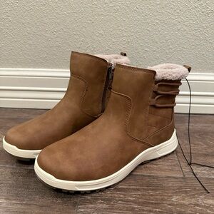 Eddie Bauer warm lined boots